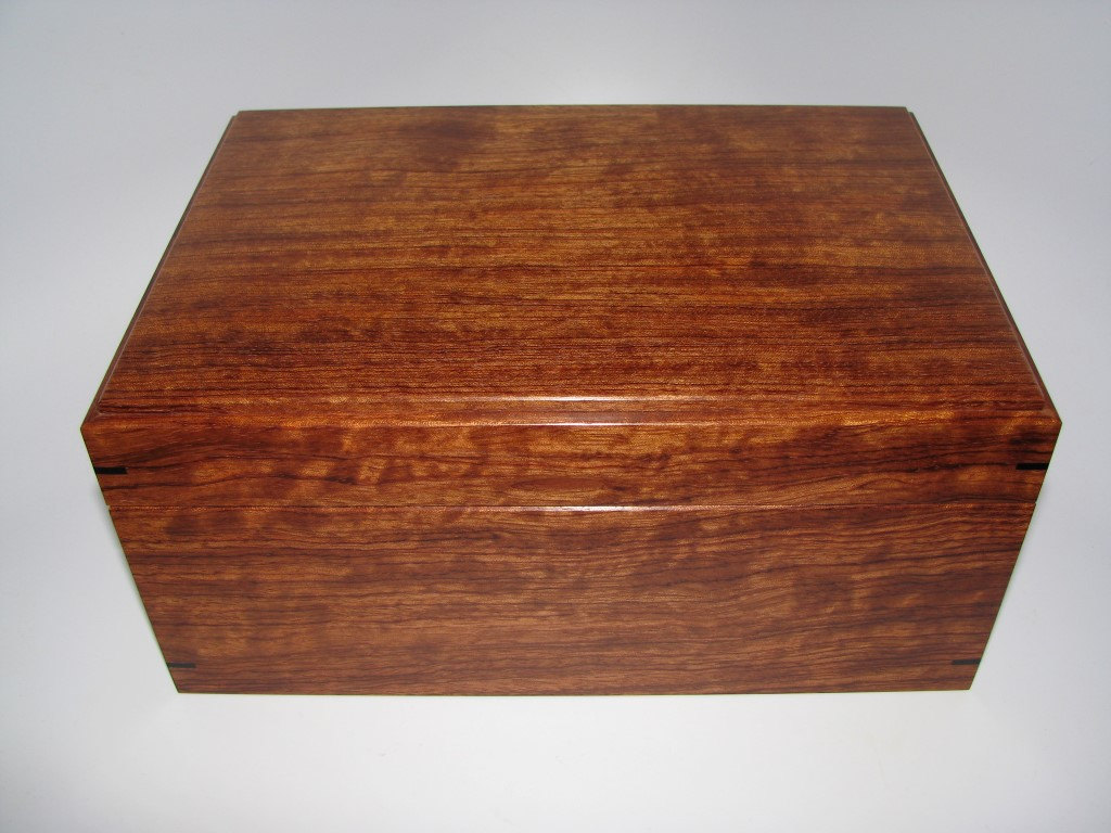 Smart And Sophisticated Figured Bubinga Keepsake Box. 11" X 8" X 5"