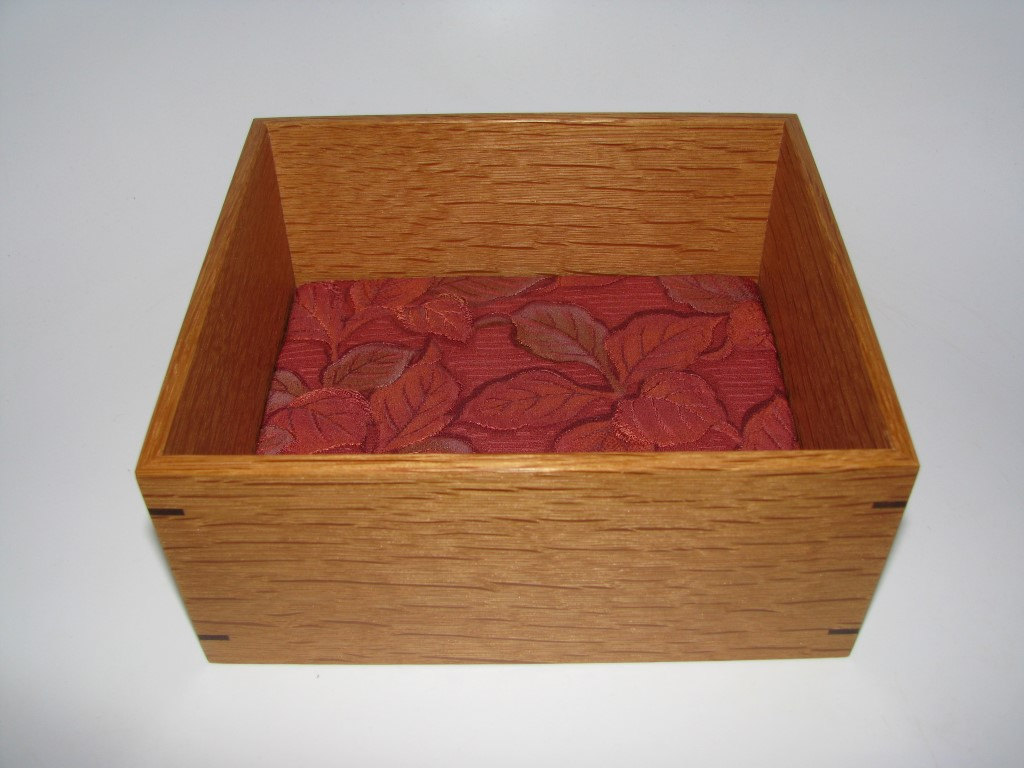 Kimono Silk Lined Wooden Tray In Tiger Oak. 7.5" X 6.5" X 3.5"