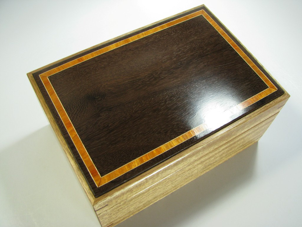 Katalox And Mahogany Keepsake Box With Osage Orange Inlaid Top. Leather Lined. 8" X 5.5" X 4"