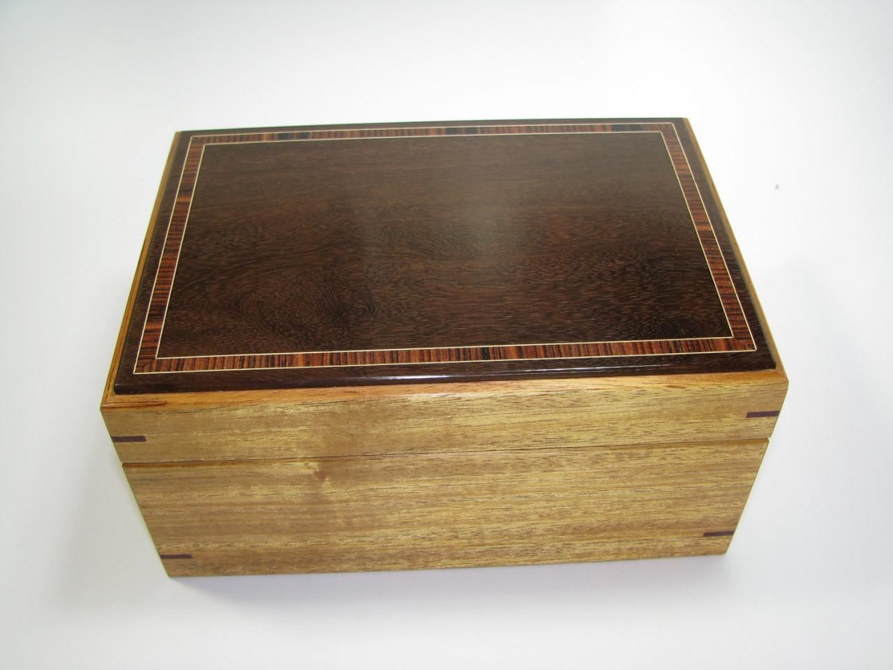 Stylish Leather Lined Keepsake Box. Mahogany And Katalox Box With Inlaid Kingwood And Holly Border. 8" X 5.5" X 4"